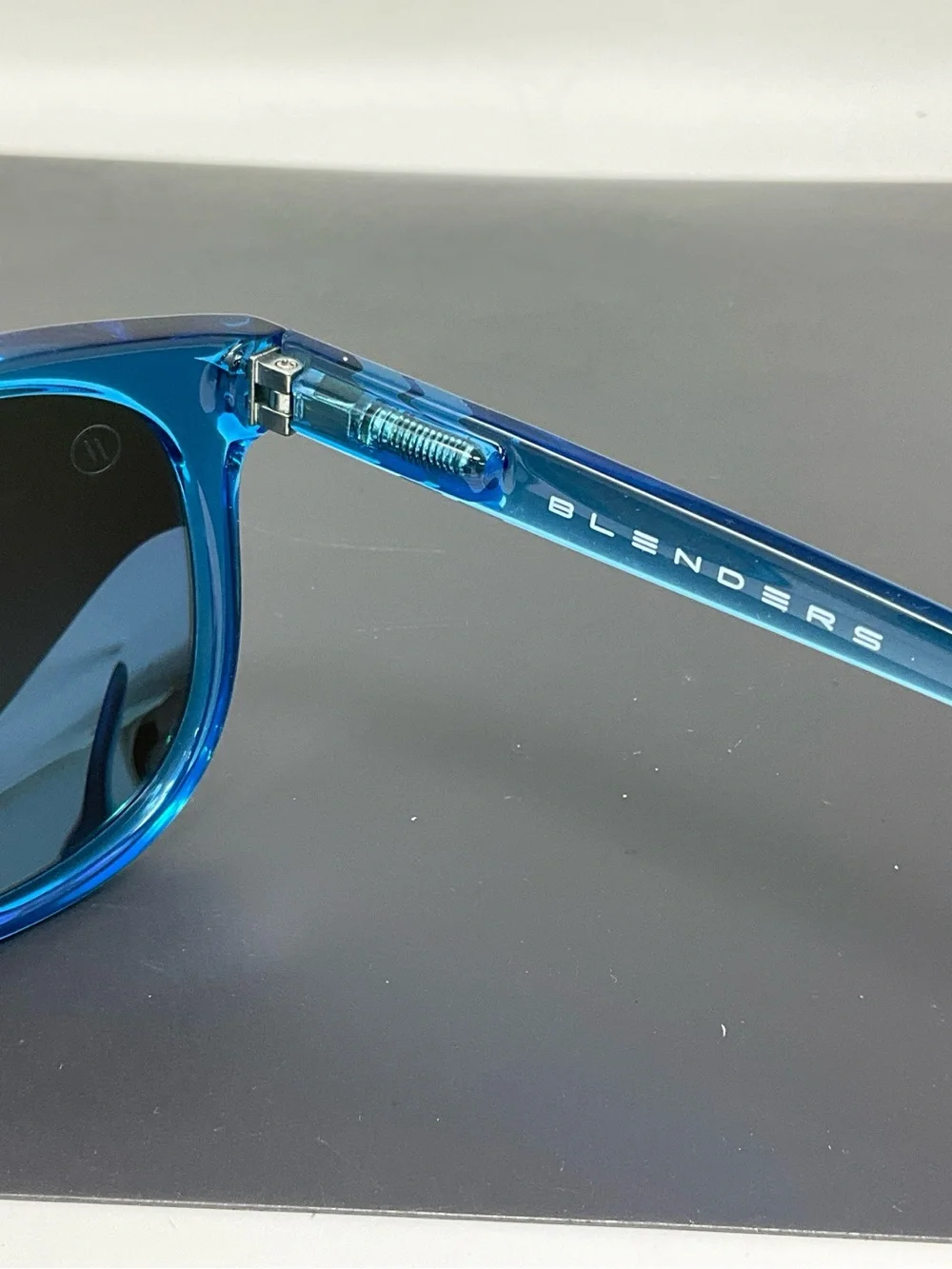 Blenders Ocean Dream polarized sunglasses blue mirror